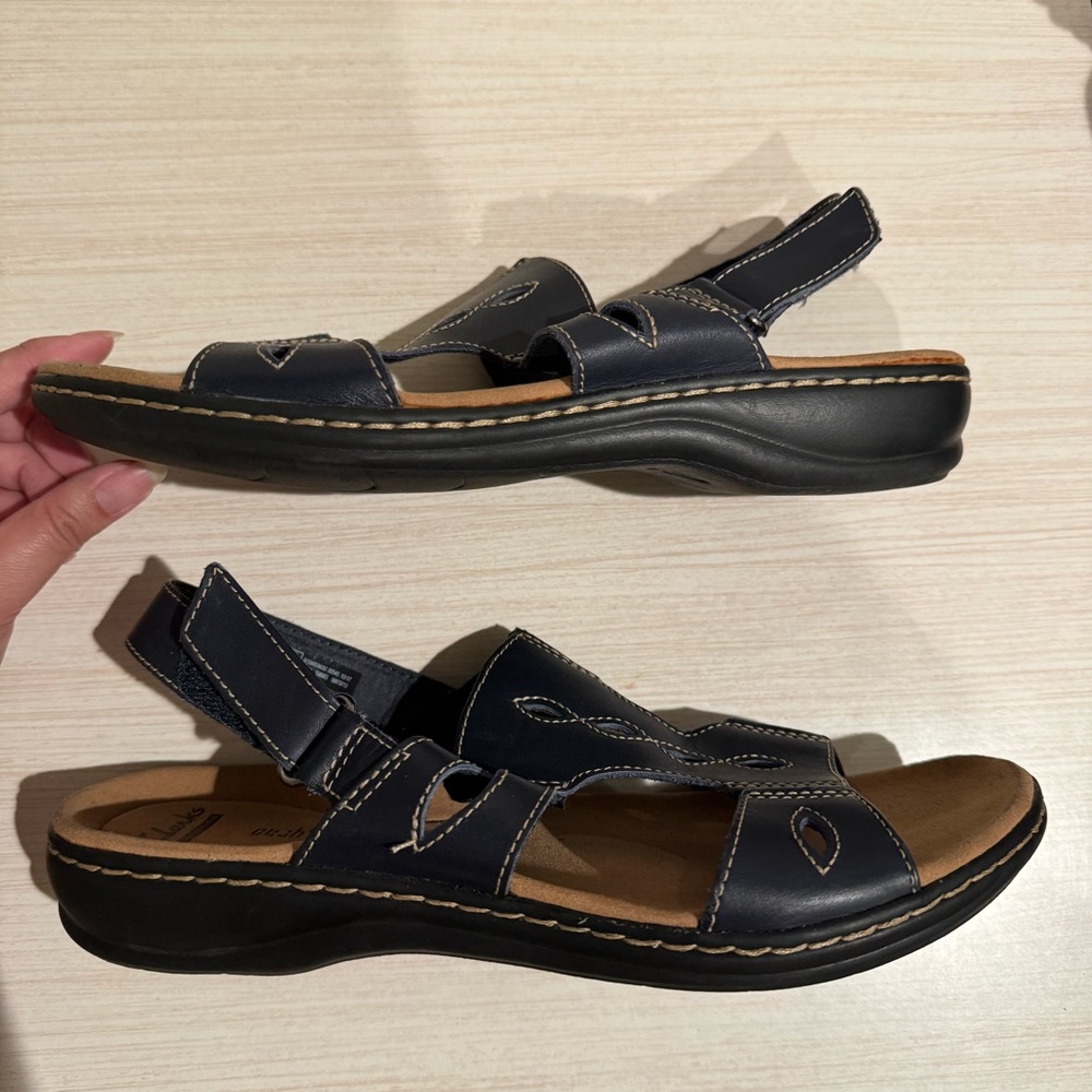 Clark’s collections sling back size 8.5 - Picture 4 of 6